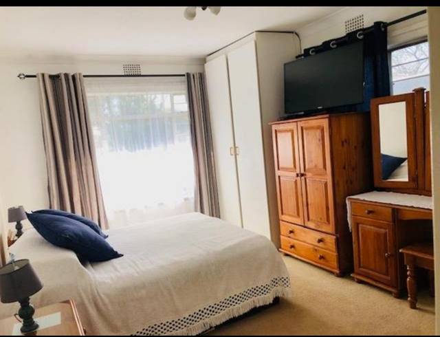 3 BEDROOM HOUSE FOR SALE IN PARKHILL GARDENS